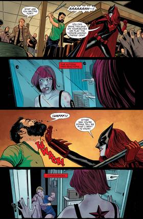 Read Batwoman (2011-)  35 Page 3 in English